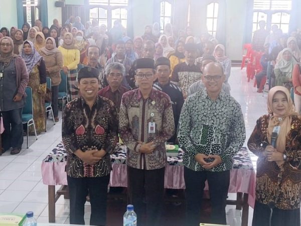 SMP Negeri 2 Pakem Menggelar Kegiatan Parenting