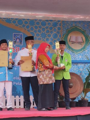 Juara 3 Lomba Musabaqoh Adzan tingkat SMP MTQ korwil  Sleman Utara